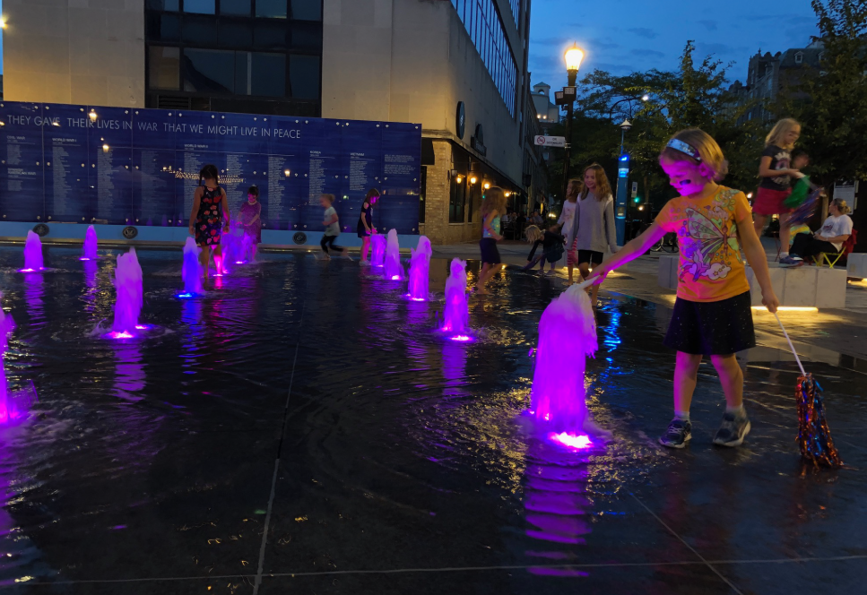 Evanston Fountain Square, Evanston, Illinois